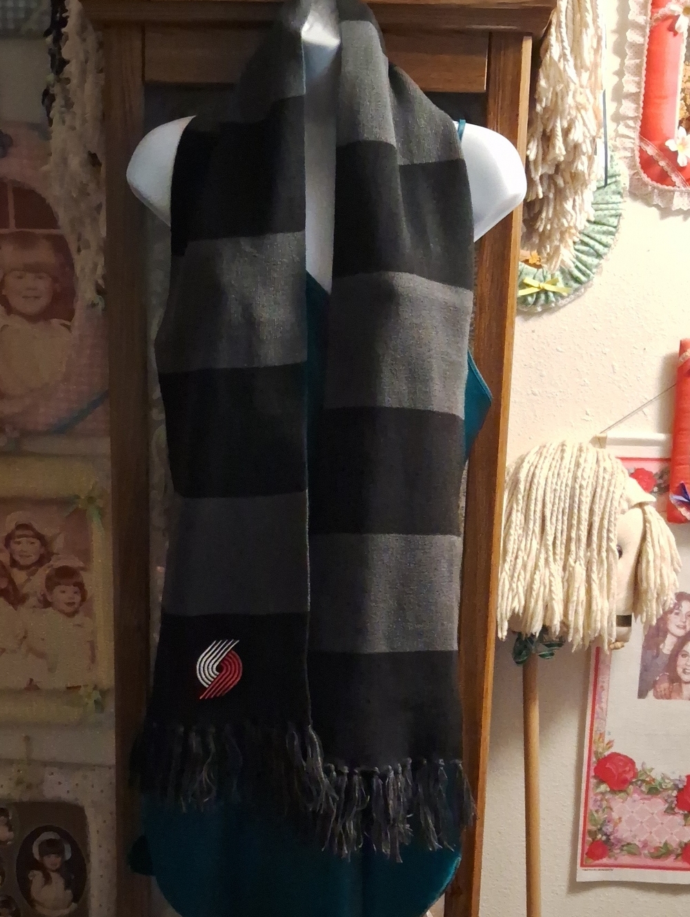 NWOT,UNISEX,Black&Gray Stripe Scarf-NBA Team Logo,PORTLAND TRAILBLAZERS🖤🩶❤️🤍